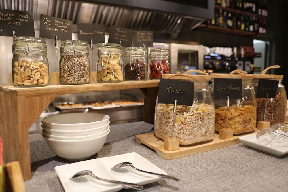塔拉戈纳sb快捷酒店 外观 照片